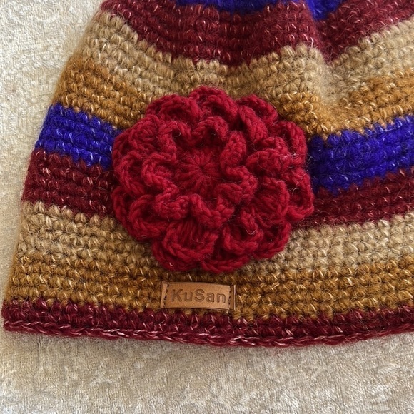 Brand New KuSan Accessories Wool Knit Beanie Hat Striped w/ Flower Handmade - Picture 3 of 13